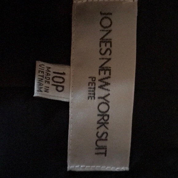 Suit - Picture 4 of 5